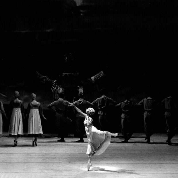 Szenenfoto von Eduard Straub zu „Die steinerne Blume“